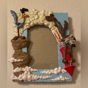 Vintage LOONY TUNES Ceramic Photo Frame Roadrunner & Coyote 3"x 4" Picture